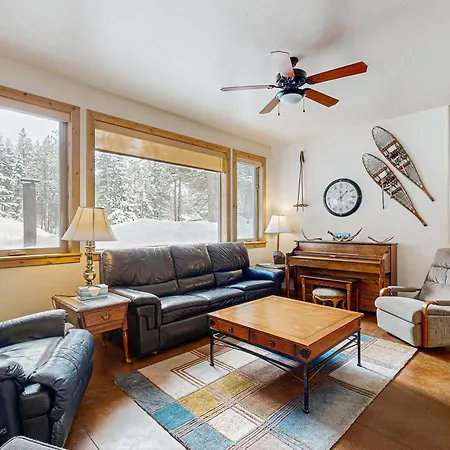 Deer Trail Villa